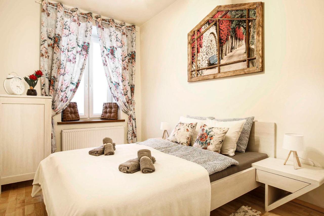 2-Room Apartment With Kitchen, Heart Of Cracow Old Town 克拉科夫 外观 照片